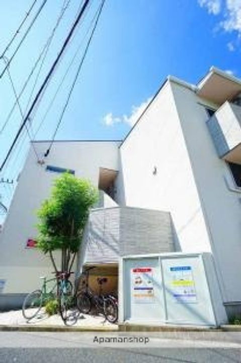 リバーパーク百年橋の外観