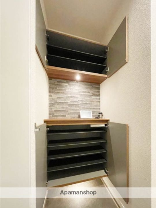 シャーメゾン日赤通りの玄関