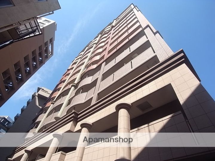 CAVANA天神の外観