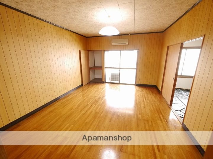 コーポ道美5の居間