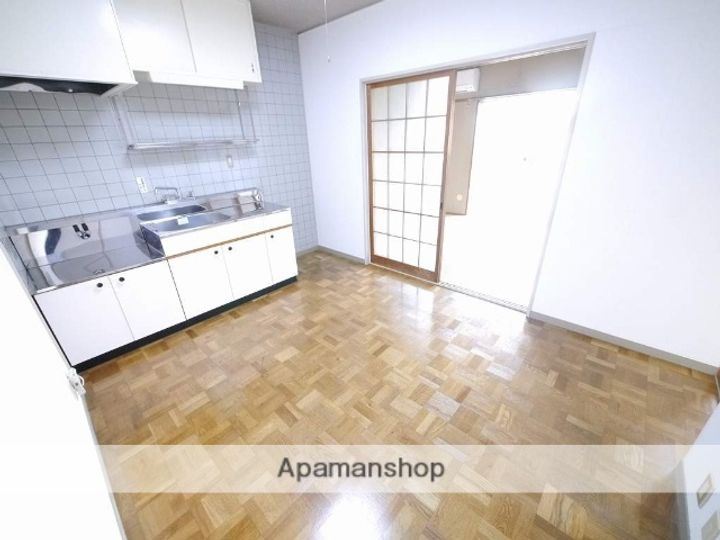 福岡県飯塚市横田の賃貸マンションの居間