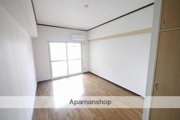 ロワールイン幸袋の居間