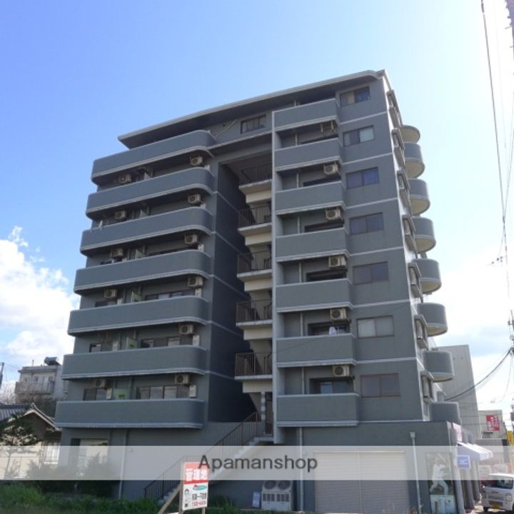 アークパレスの外観