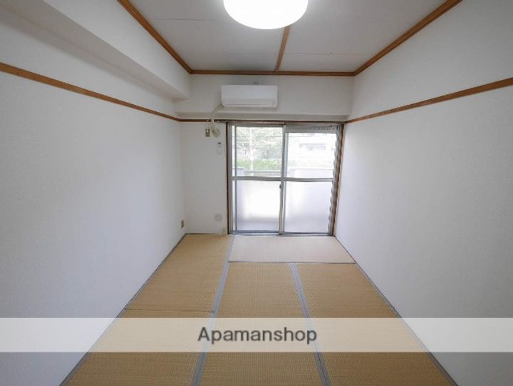 英成レジデンス301の居間