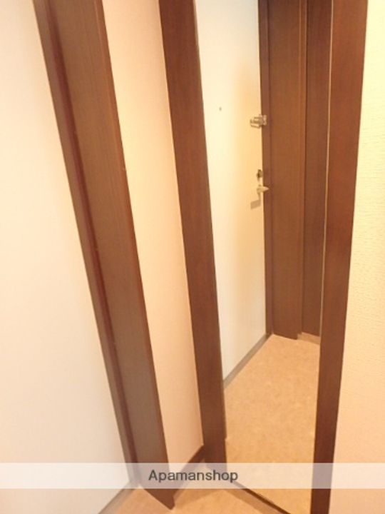 学研都市ビル参番館409の玄関