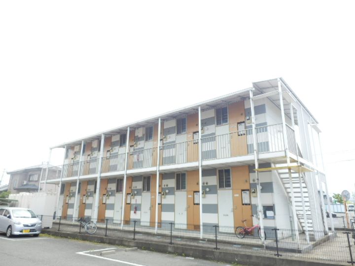 レオパレスグリーンの外観