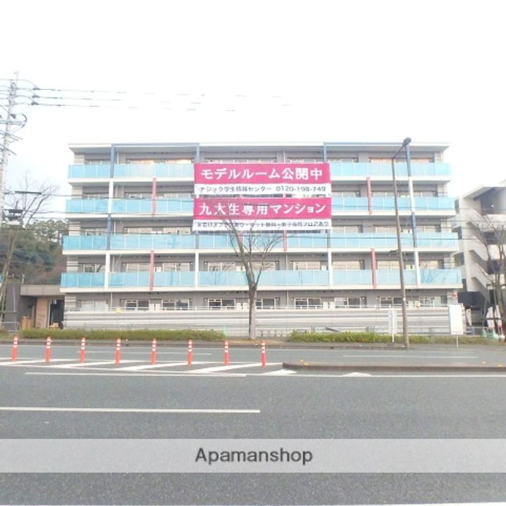 WEST AVALON九大前の外観