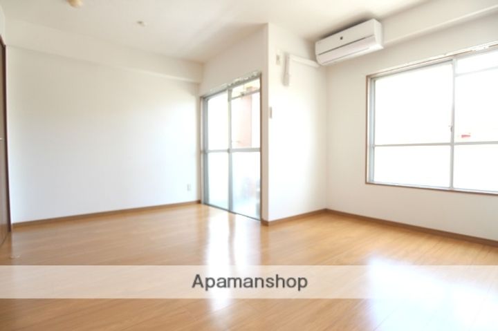 福岡県久留米市宮ノ陣4丁目の賃貸マンション305の居間