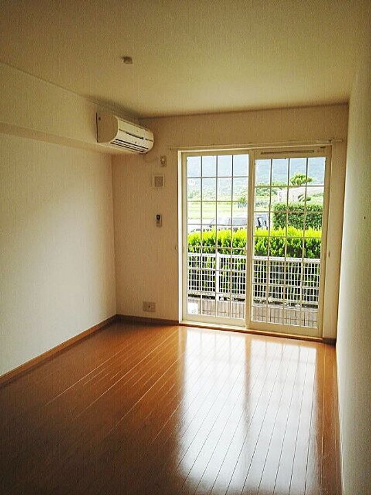 モンターニュAの居間