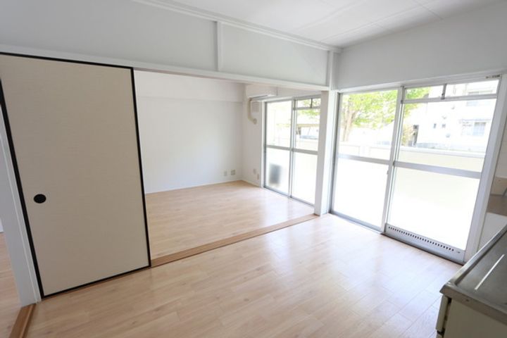 ビレッジハウス白川2号棟の居間