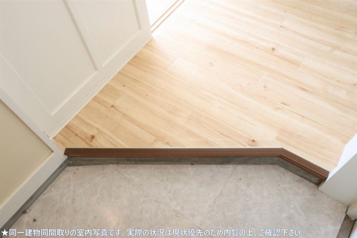 ビレッジハウス牛津1号棟0503の玄関