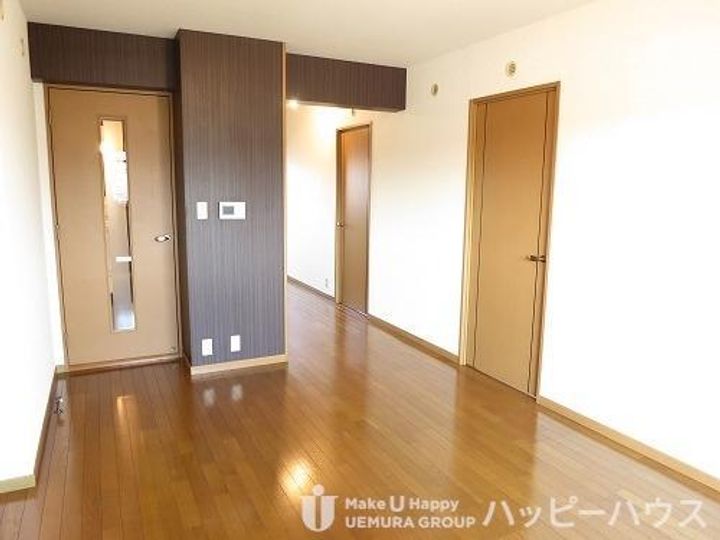 福岡県筑紫野市二日市南4丁目の賃貸マンションの居間