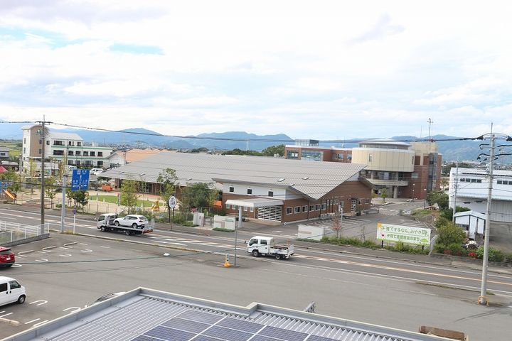 アムール上峰201の周辺