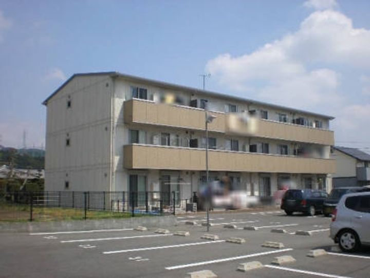 グラン・ドミール古賀 B棟の外観