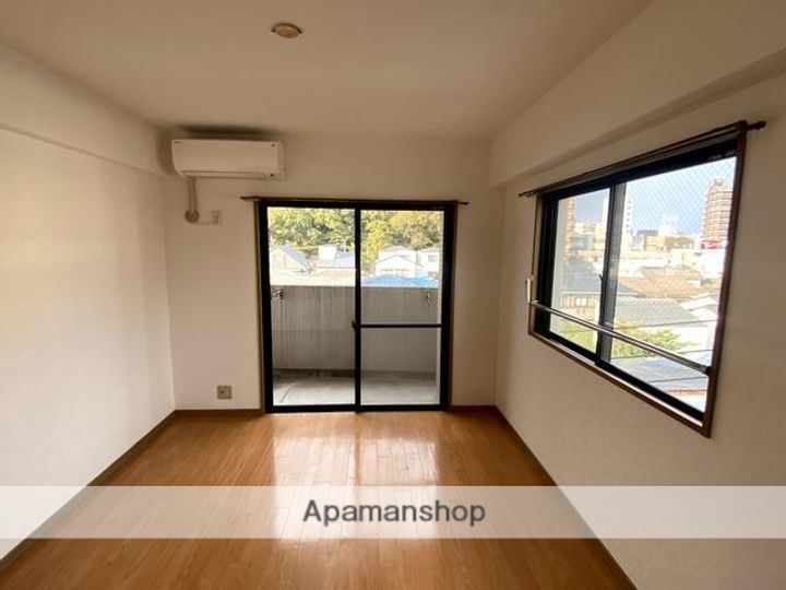 ルピエ昭代の居間