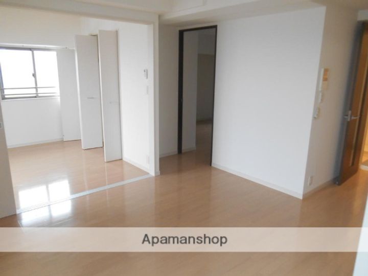 ステイツ姪浜駅前1001の居間