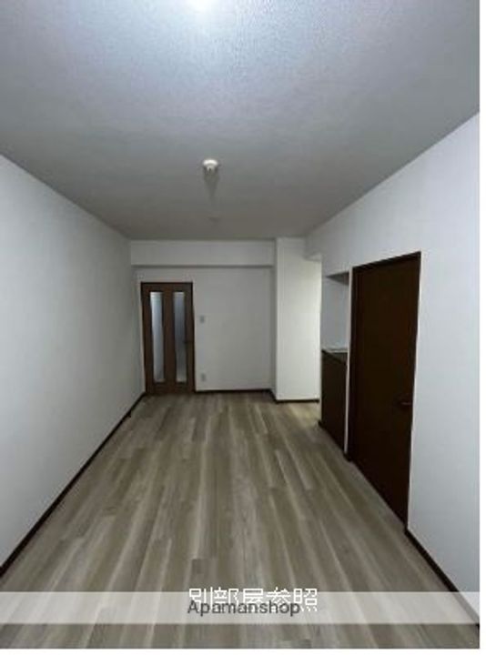 プリムヴェール愛宕の居間