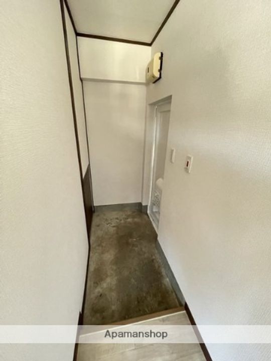 原ビルⅡ403の玄関