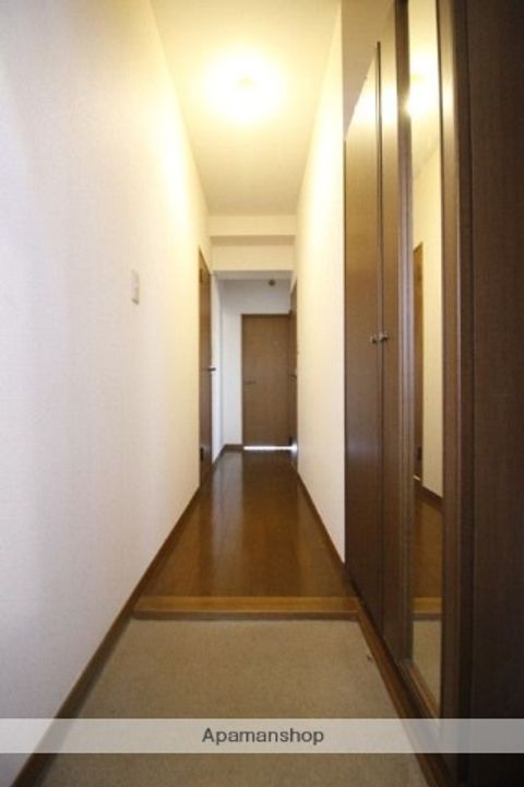 ローズマンションⅠ303の玄関