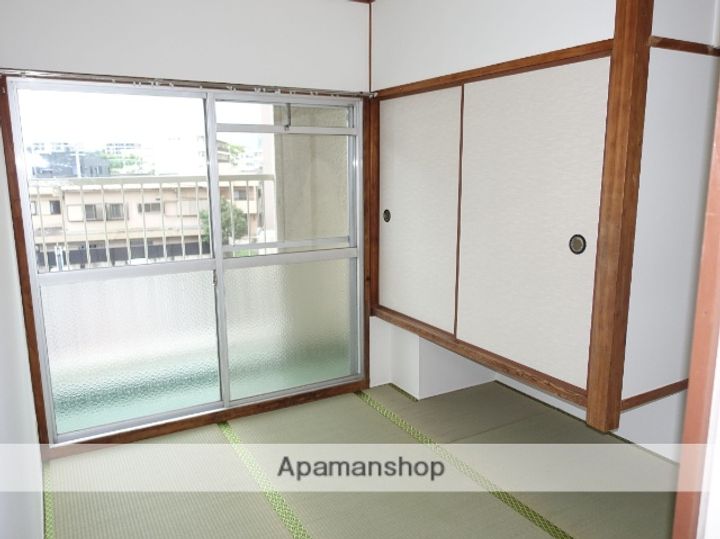 吉正ビル301の居間