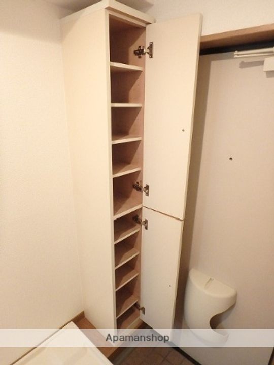 イル・レガーロ鳥飼103の内装