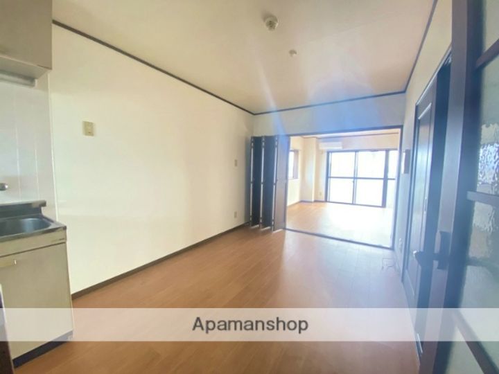 クラウンⅡ津福の居間