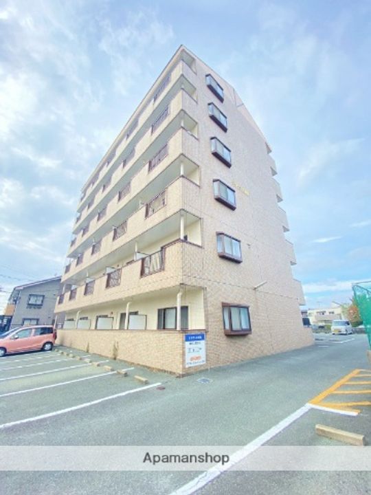 クラウンⅡ津福の外観