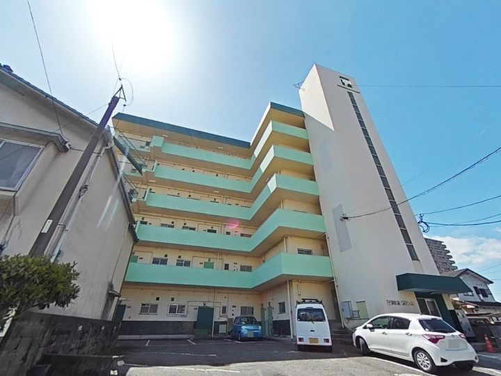 グリーンマンション中央町の外観