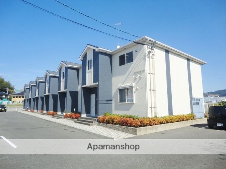 グランドアマレーⅥ番館の外観