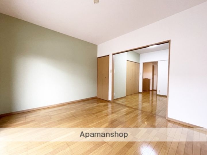 メゾン小林301の居間