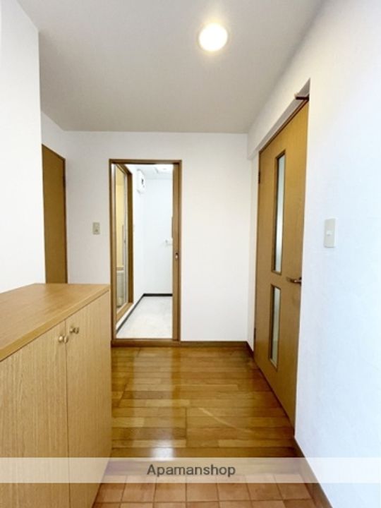 メゾン小林301の玄関