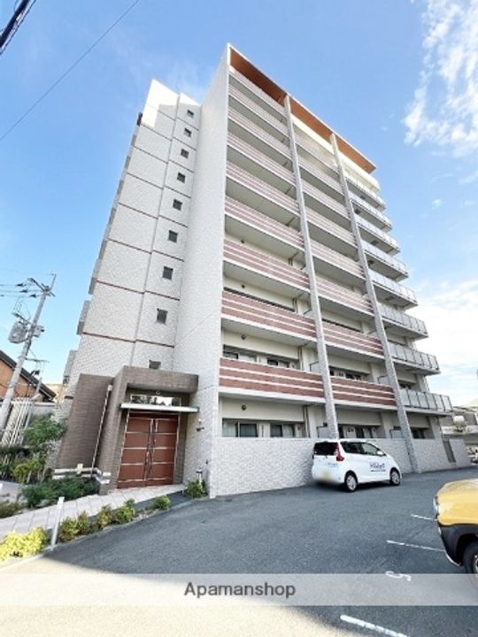 メゾンクラウン大手山の外観