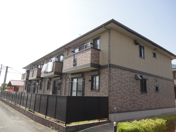 リビングタウン江戸屋敷 E棟の外観