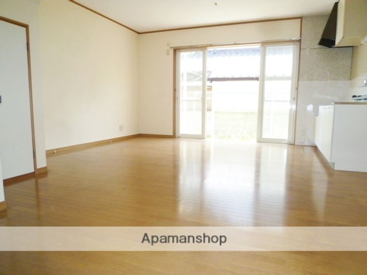 カスタムハイツ上津Bの居間