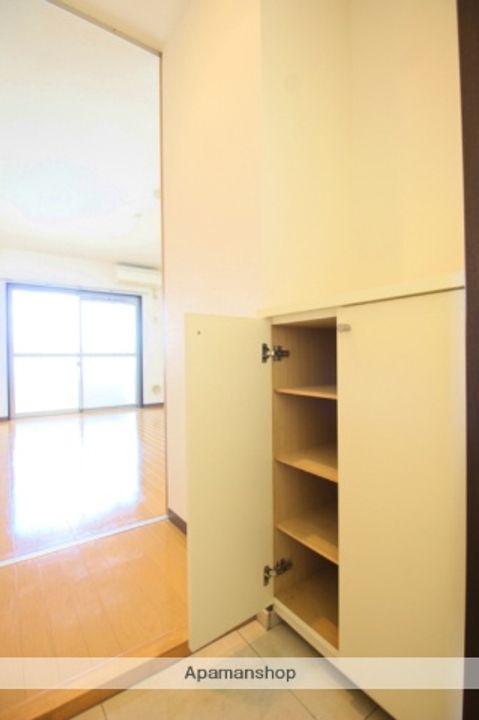 すかる梅満の内装