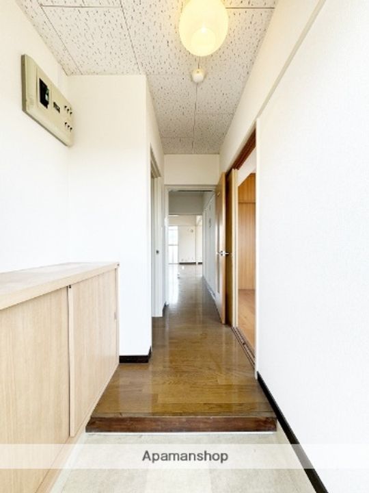 翠水ビルの玄関