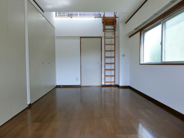 ハビタット351の居間