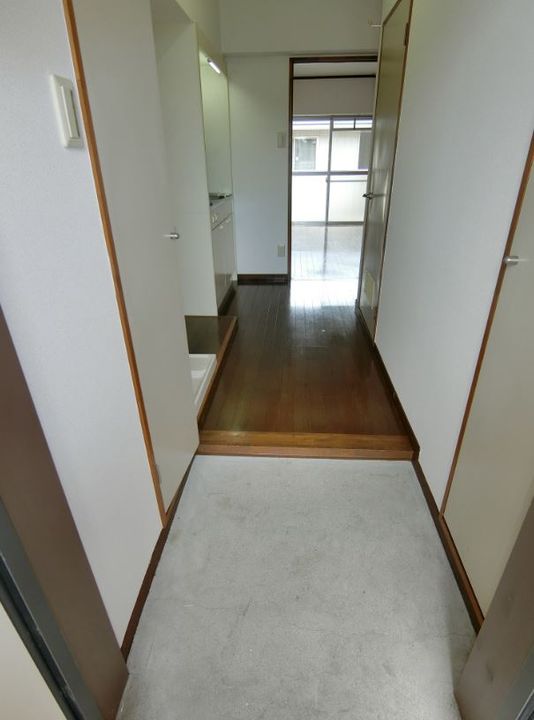 ハビタット351の玄関