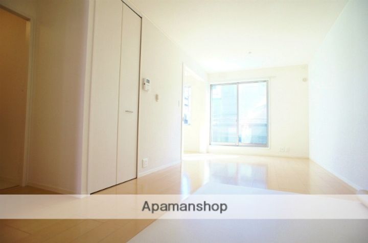 エクセラン101の居間