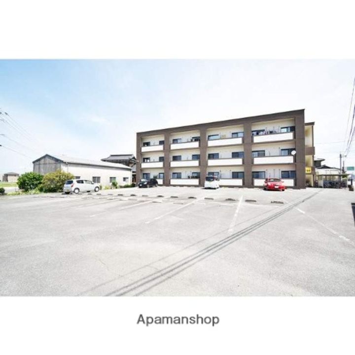 カンファート三潴の外観