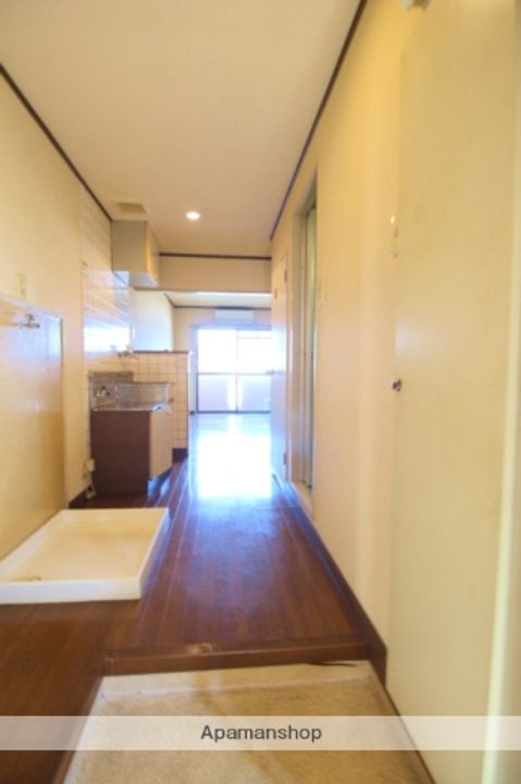 オーシャン本町405の玄関