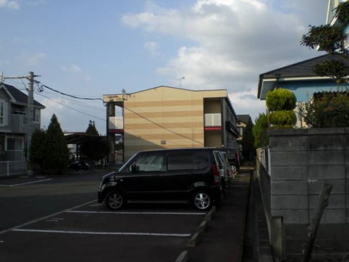 レオパレス蓮町の外観