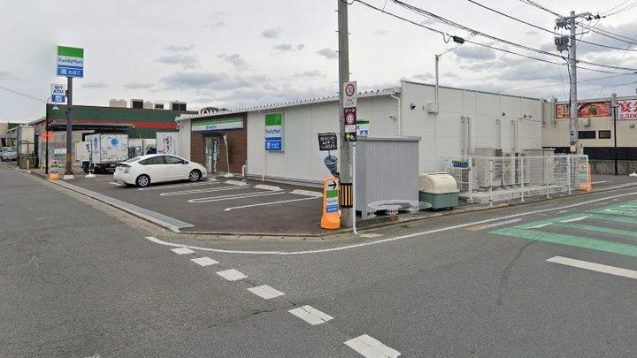 ラ フローラの周辺