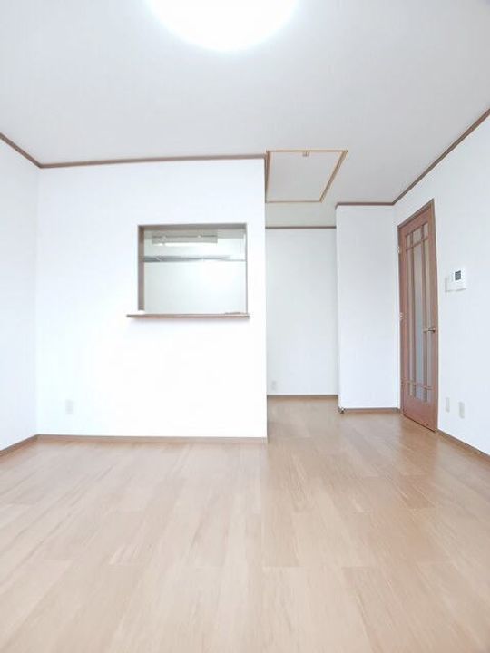 サンライズの居間