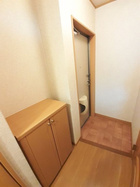 ポラリス弐番館の玄関