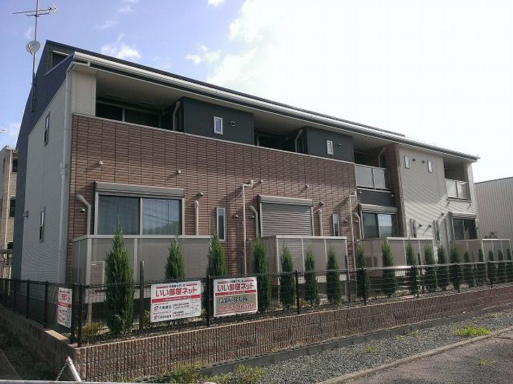 インター・ノースBの外観
