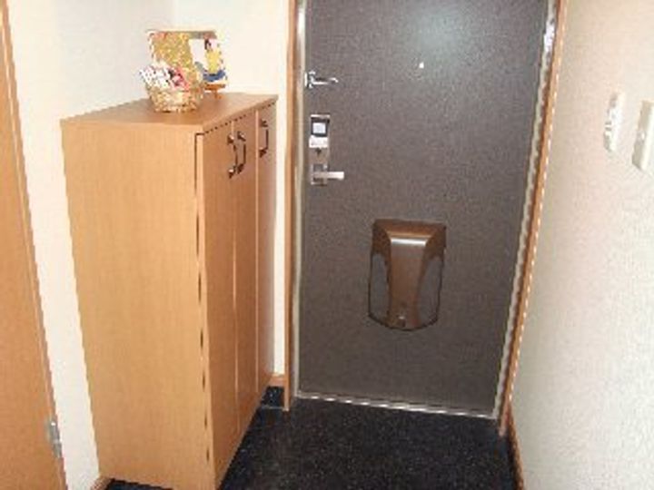 ローズマリーⅠの玄関