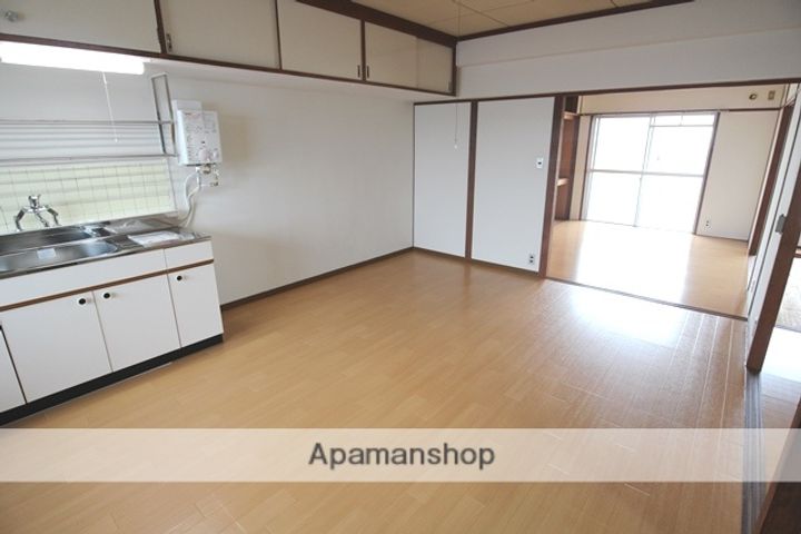 魚宗ビルの内装