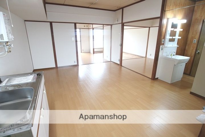 魚宗ビルの内装