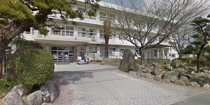 コーポ・アゼリアの周辺